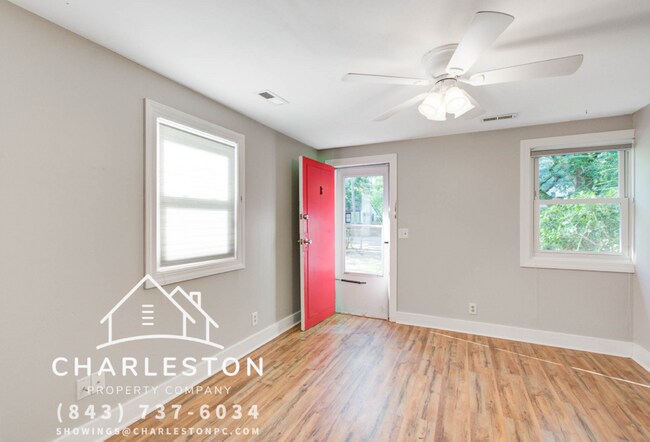 Building Photo - 1618 Acacia St