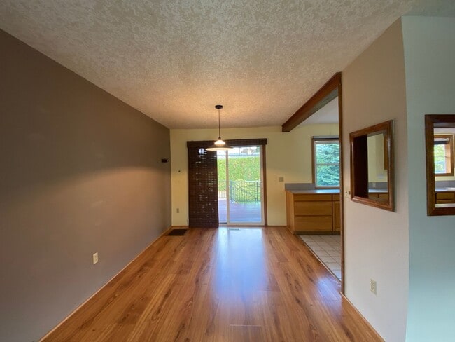 Building Photo - $300 Off 1st Month's RENT! Spacious 3-Bedroom Home with Large Fenced Yard + RV Parking in The Dalles