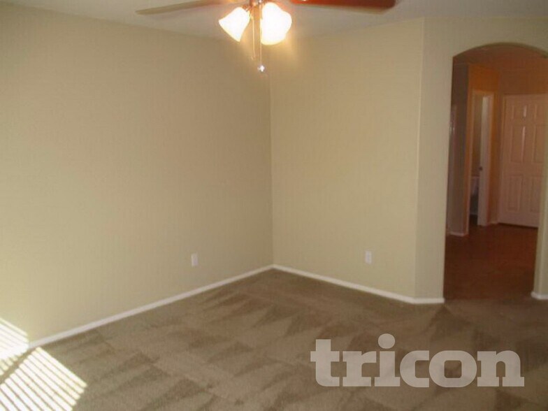 Building Photo - 4939 W Burgess Ln