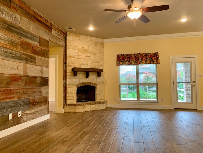 Building Photo - 4 Bed 2 Bath House for rent in Belton ISD