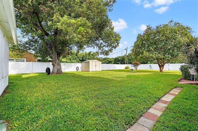 Building Photo - 1106 W Peninsular St