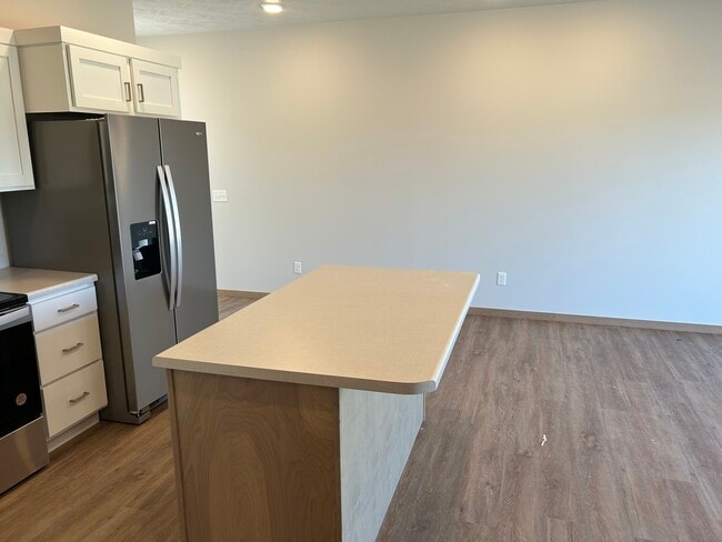 Building Photo - 6103 S Alki Pl