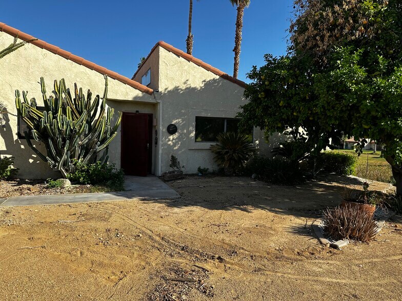 View of the front door - 49174 Wayne St