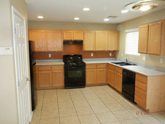 Building Photo - 7920 Windhamridge Dr