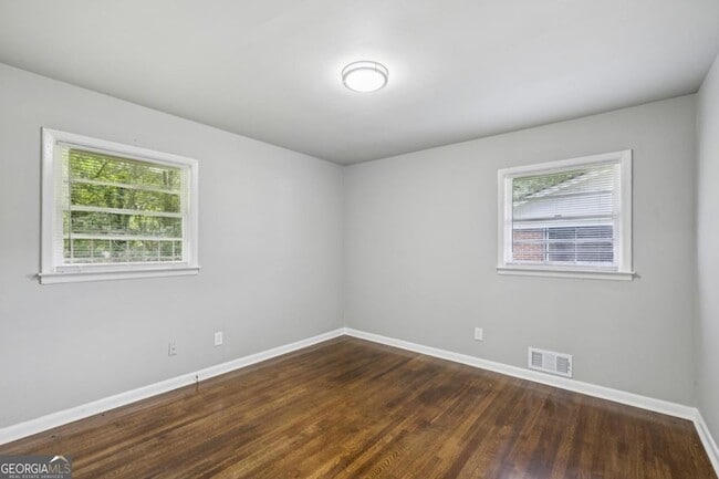 Building Photo - 3036 Will Rogers Pl SE