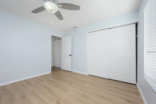 Building Photo - 2608 Hidden Lake Dr N