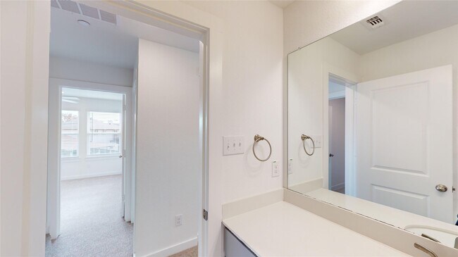 Building Photo - 2910 ELLE DR