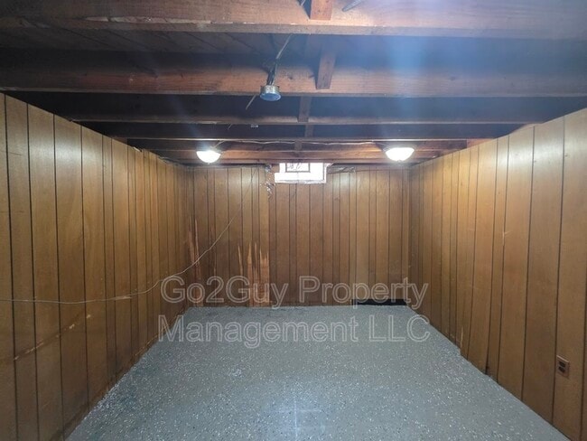 Building Photo - 18472 Meyers Rd