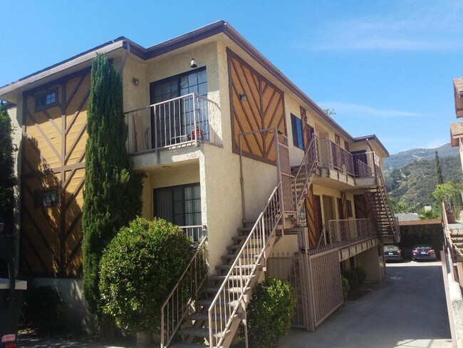 Primary Photo - 3228 Honolulu Ave