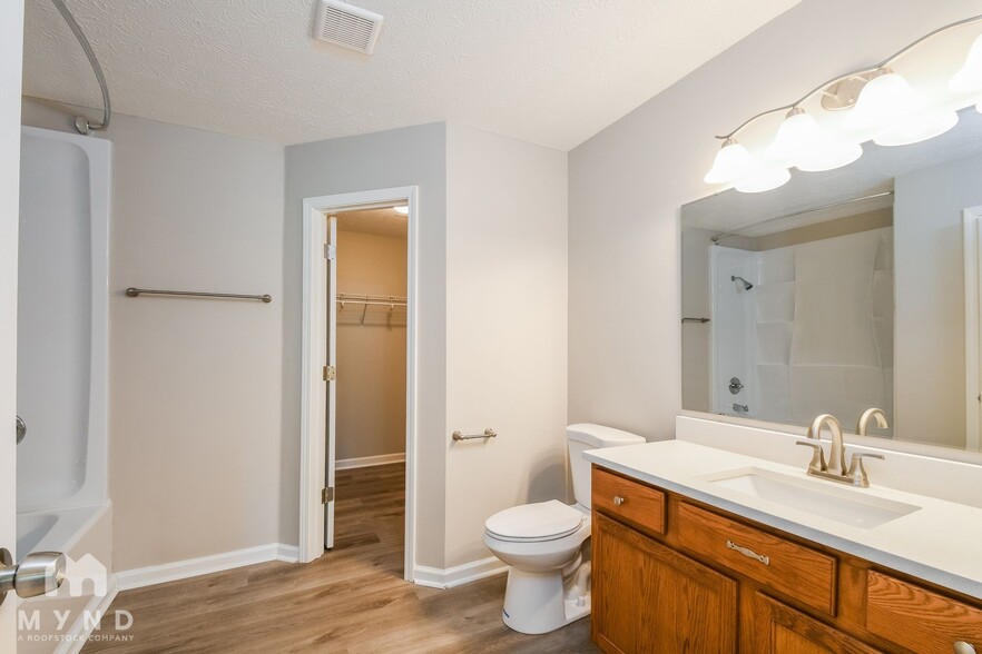 Building Photo - 16975 Napoleon Ct