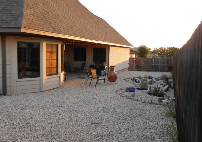 Building Photo - 704 Darlington Dr