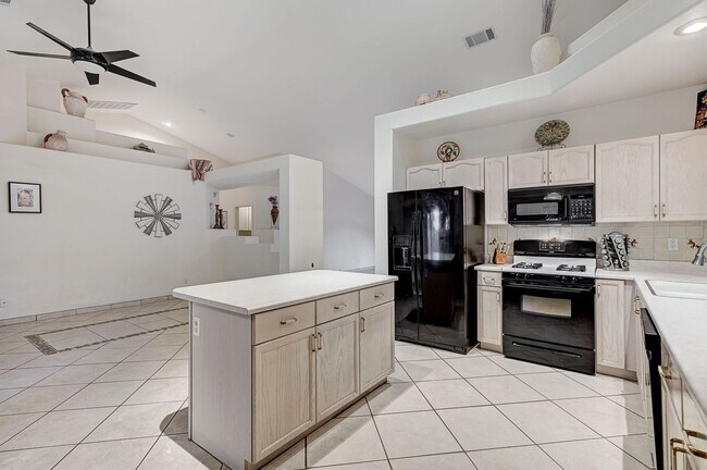Building Photo - Henderson Single-Story Gem with Gas Firepl...