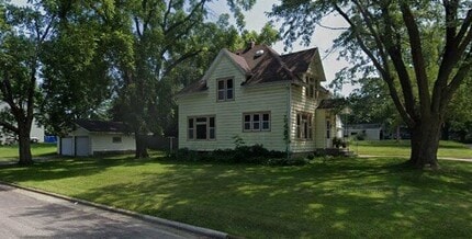 Building Photo - 223 Highland Ave