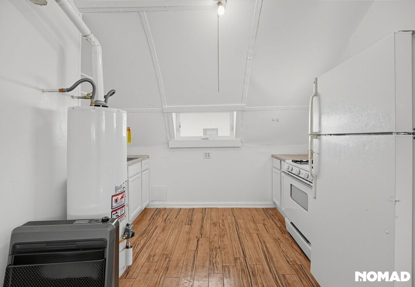 Building Photo - 6261 Monaco St