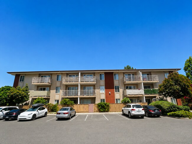 Building Photo - Fremont 1 bedroom is in central location near everything