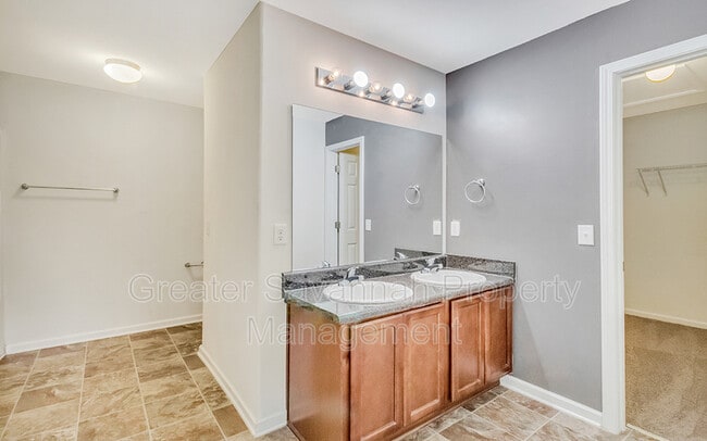 Building Photo - 40 Burnt Oak Rd