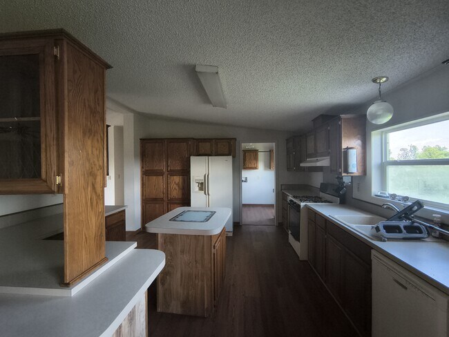 Building Photo - 4735 Co Rd 74