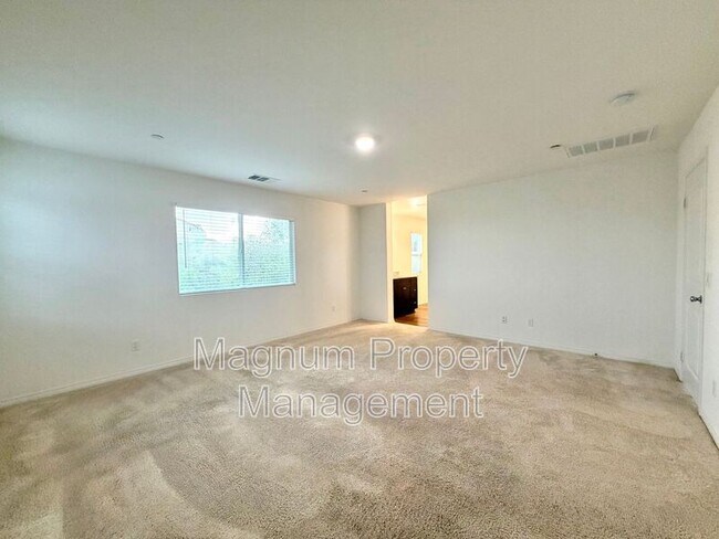 Building Photo - 34124 Thistlewood Ave