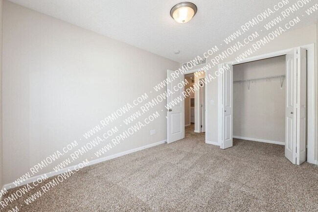 Building Photo - 9145 Greenspire Dr
