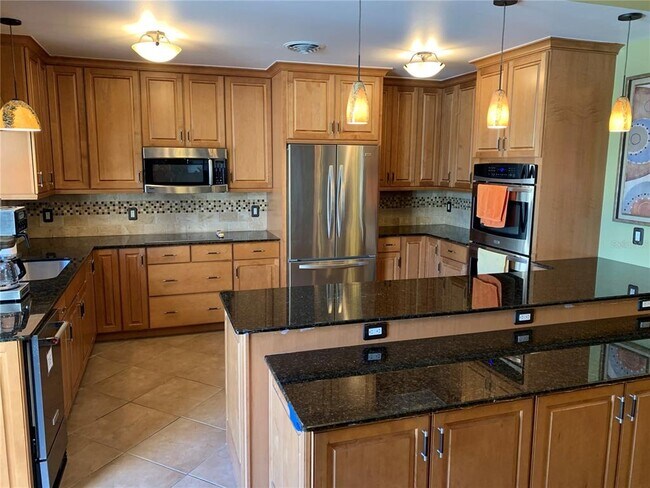 Building Photo - 1320 Pasadena Ave S