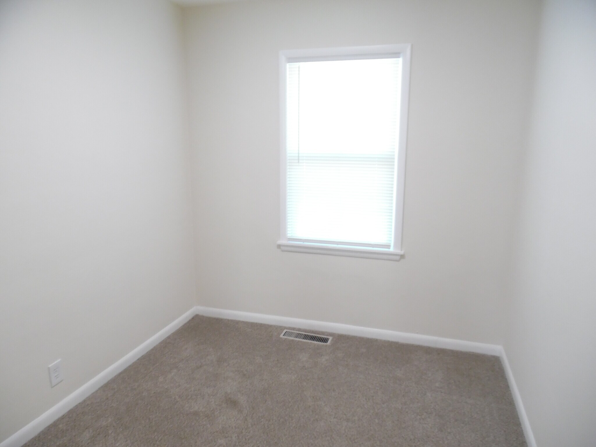 Building Photo - 1573 Biscayne Dr