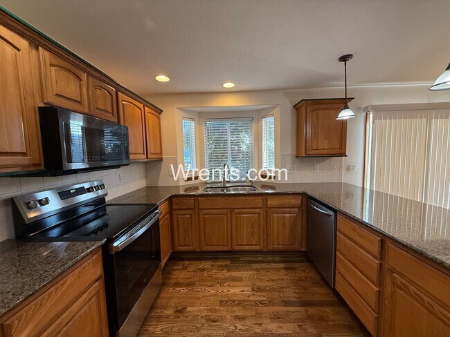 Building Photo - Beautiful 5-mile prairie home! Available now!