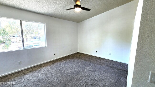 Building Photo - 860 N McQueen Rd