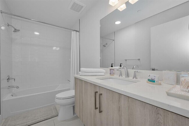 Building Photo - 415 Island Way