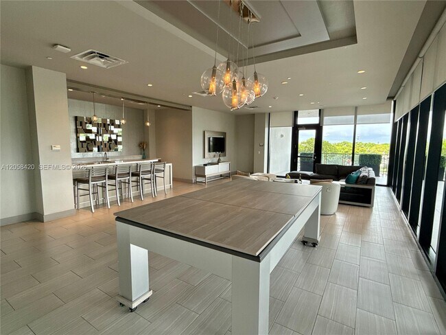Building Photo - 5300 Paseo Blvd