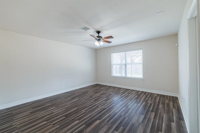 Building Photo - 18123 Almond Place Lane
