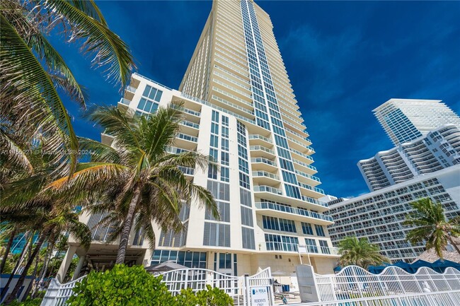 Building Photo - 16699 Collins Ave