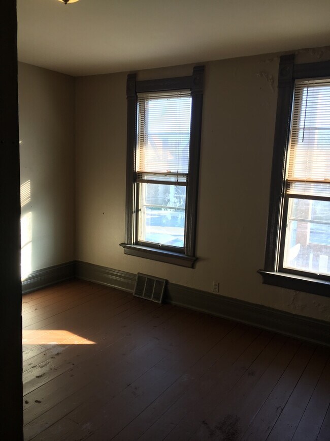 Building Photo - 2463 N Holton St