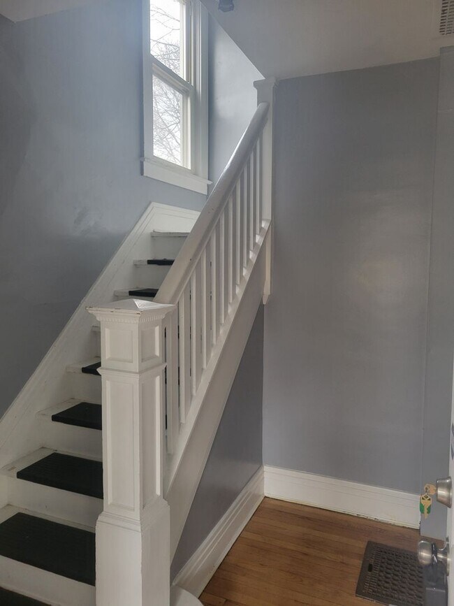 Building Photo - 126 Flanders St