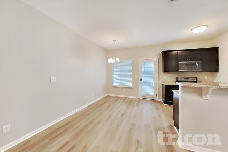 Building Photo - 2153 Cason Ln