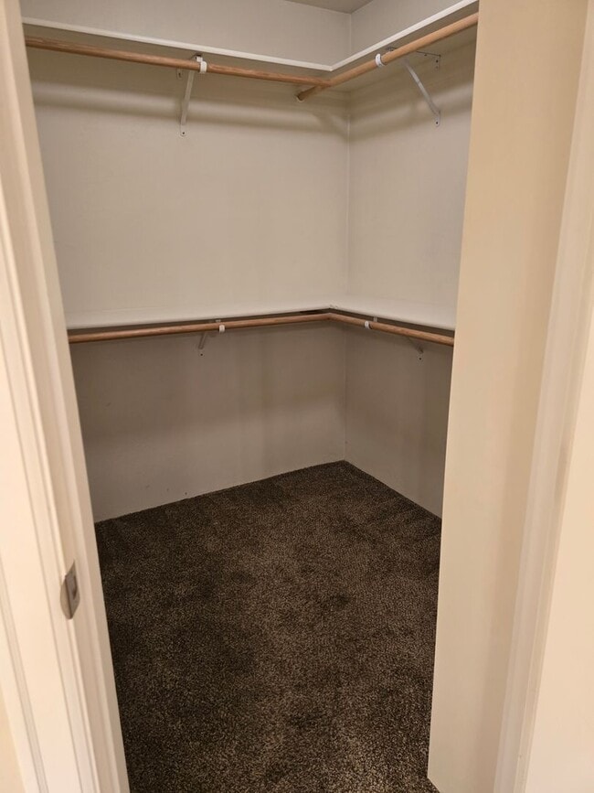 Building Photo - 3 bed 2 bath  Home for Rent in Grants Pass