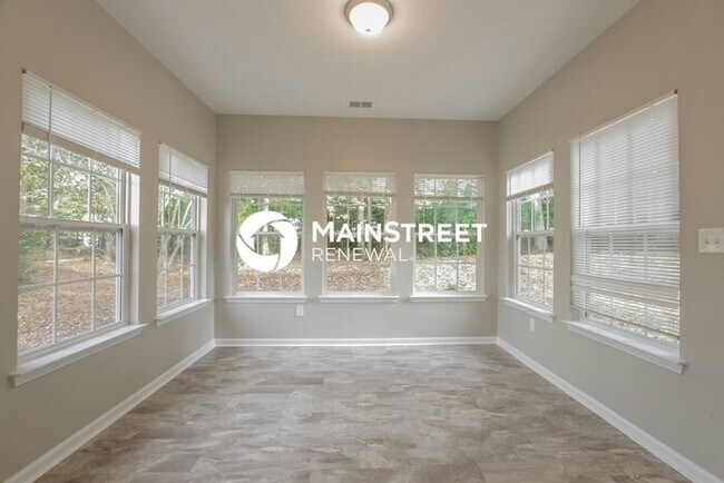 Building Photo - 4 Bedroom Pet-Friendly Home in MONROE, NC with Main Street Renewal