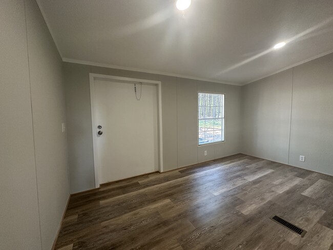 Building Photo - 796 Apple Orchard Rd