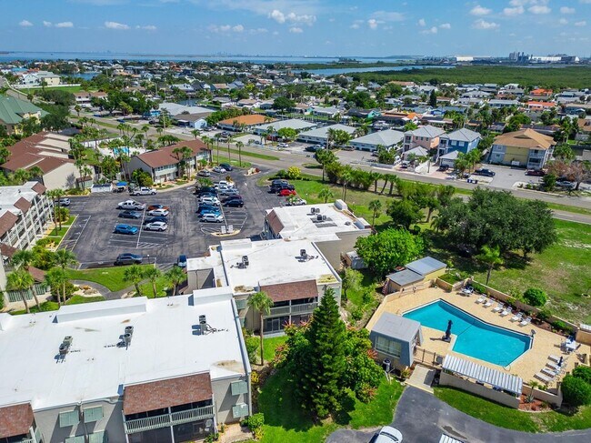 Building Photo - 1028 Apollo Beach Blvd