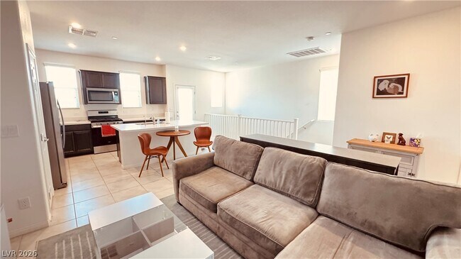 Building Photo - 623 Sedum Ave.