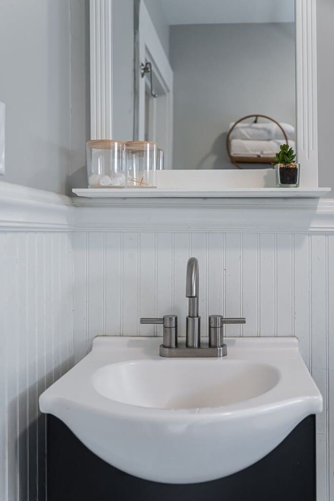 Building Photo - Beautifully Updated House - Awesome Montford Location