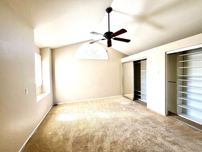 Building Photo - Beautiful 4 Bedroom, 2.5 Bath Single Famil...