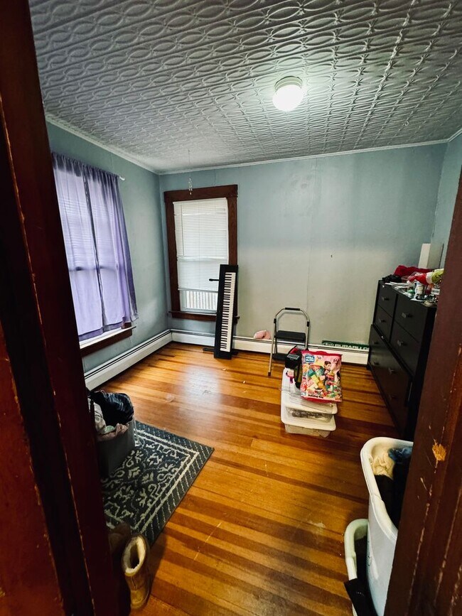 Building Photo - 64 Summer St