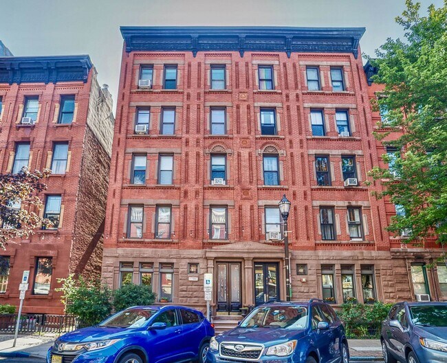 Building Photo - 821 Washington St