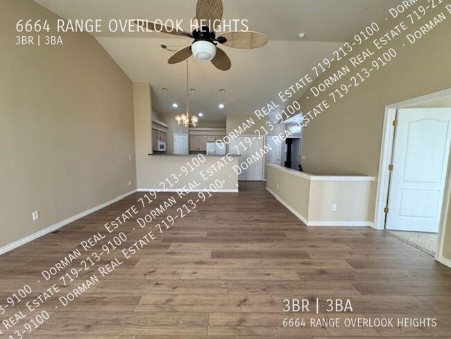 Building Photo - Beautiful 3 Bedroom Townhome