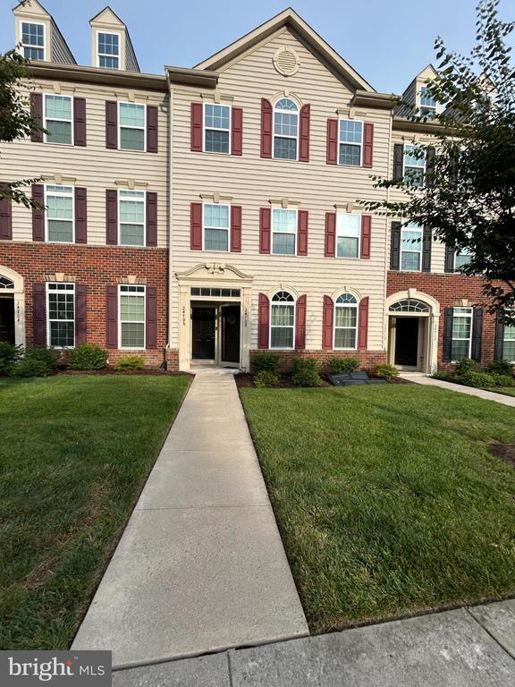 Building Photo - 24706 Hutchinson Farm Dr