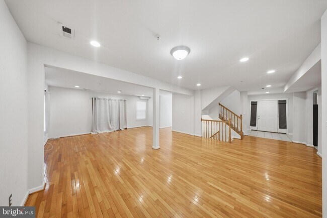 Building Photo - 7611 Temple Hill Rd