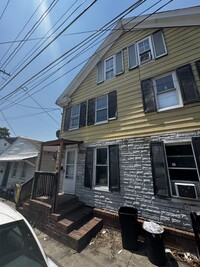 Building Photo - 302 N High St