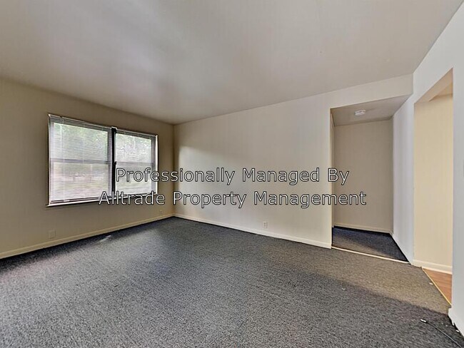 Building Photo - 5801 Russett Pl