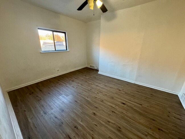 Building Photo - 2903 Stayton St