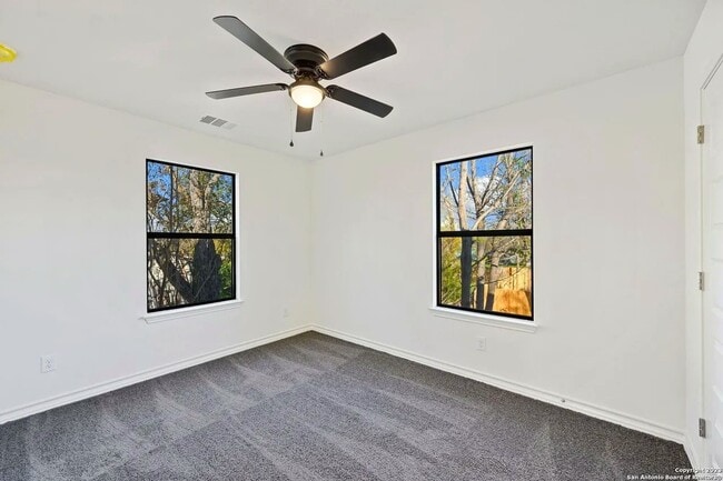 Building Photo - 543 Delmar St